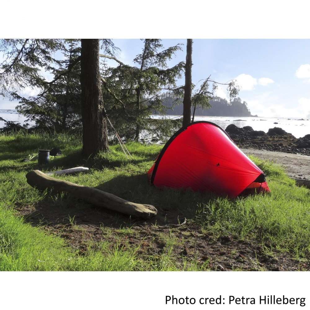 Hilleberg Enan med utsikt över vattnet