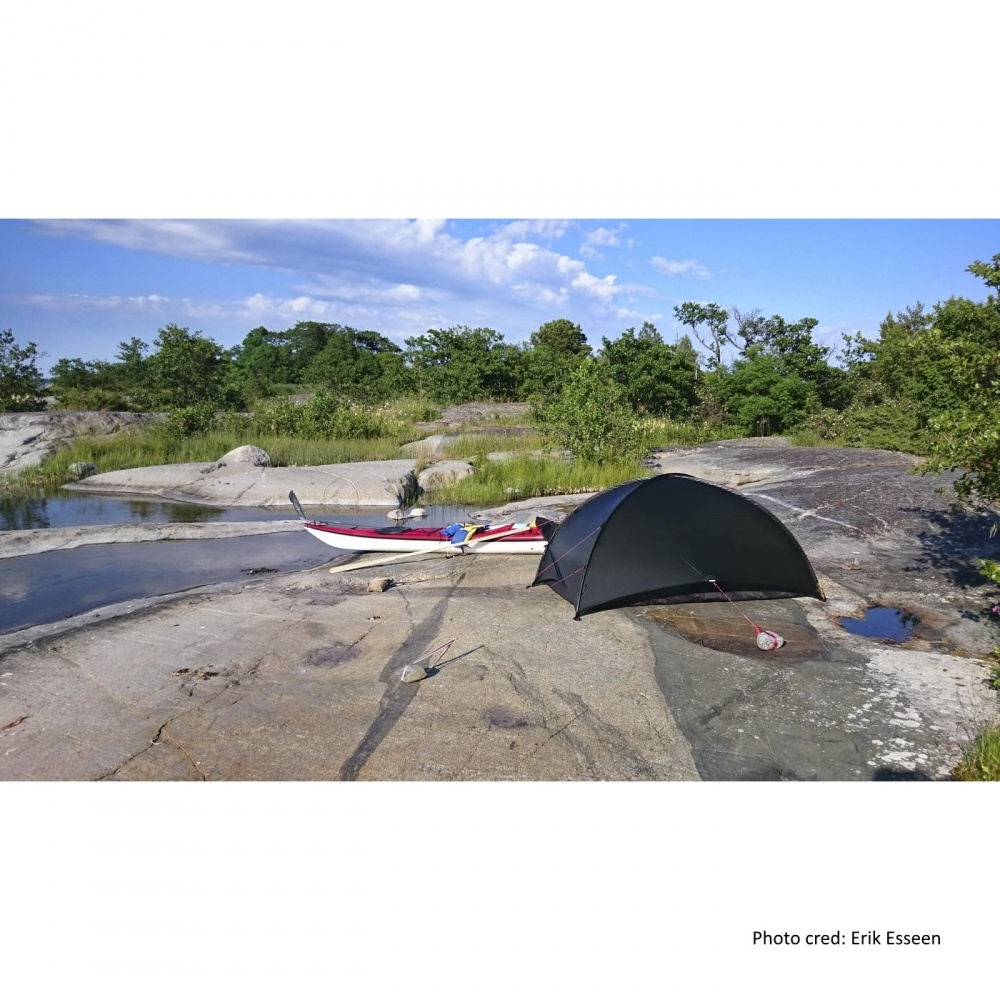 Hilleberg Niak uppslaget i kustmiljö