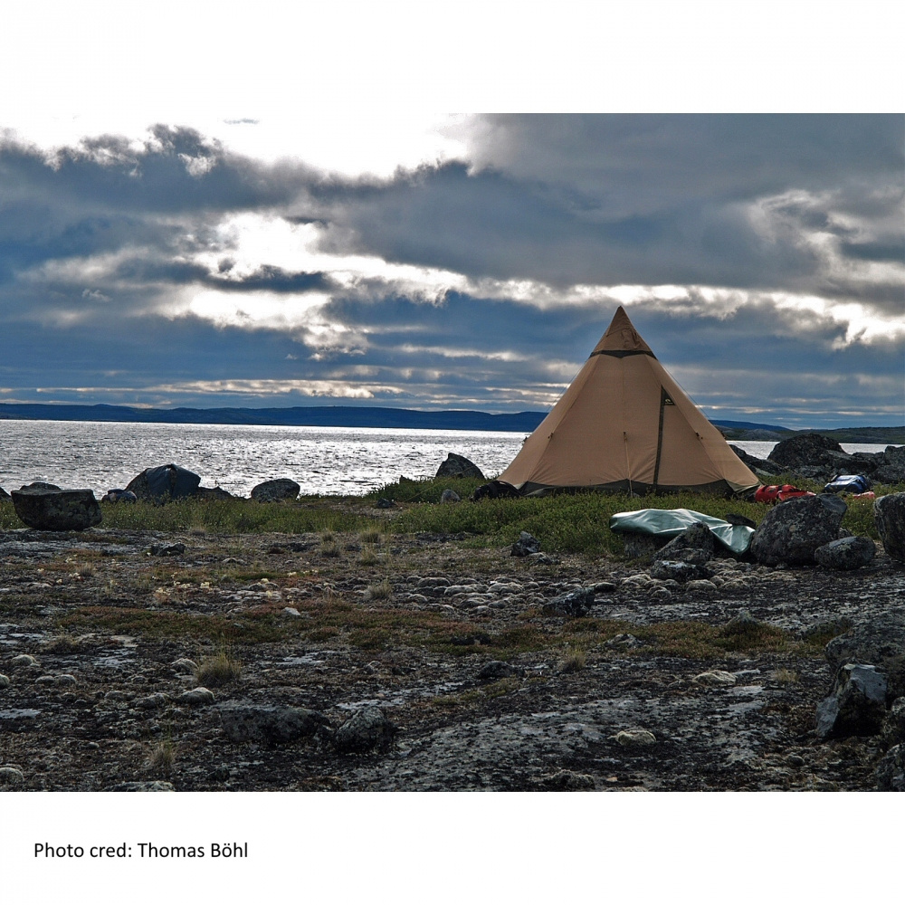 Tentipi Zirkon 9 BP tältkåta vid vattnet